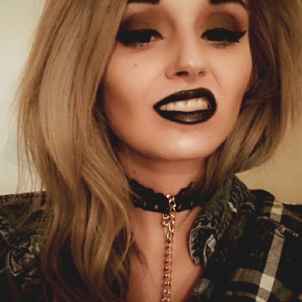 Meet your Posher, Ashley